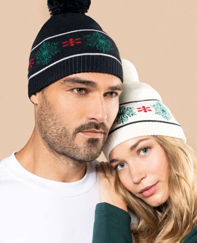 BEANIE WITH CHRISTMAS PATTERNS