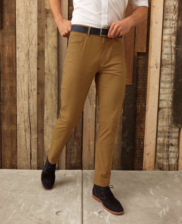 MEN'S PERFORMANCE CHINO JEANS