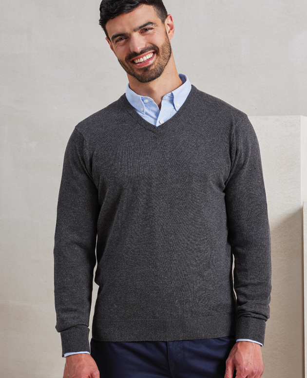 MEN'S KNITTED V-NECK SWEATER